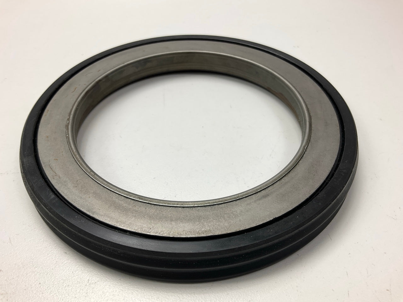 Federal Mogul 370349A Wheel Seal - 5.798'' OD X 4.000'' ID X 0.600'' Wide