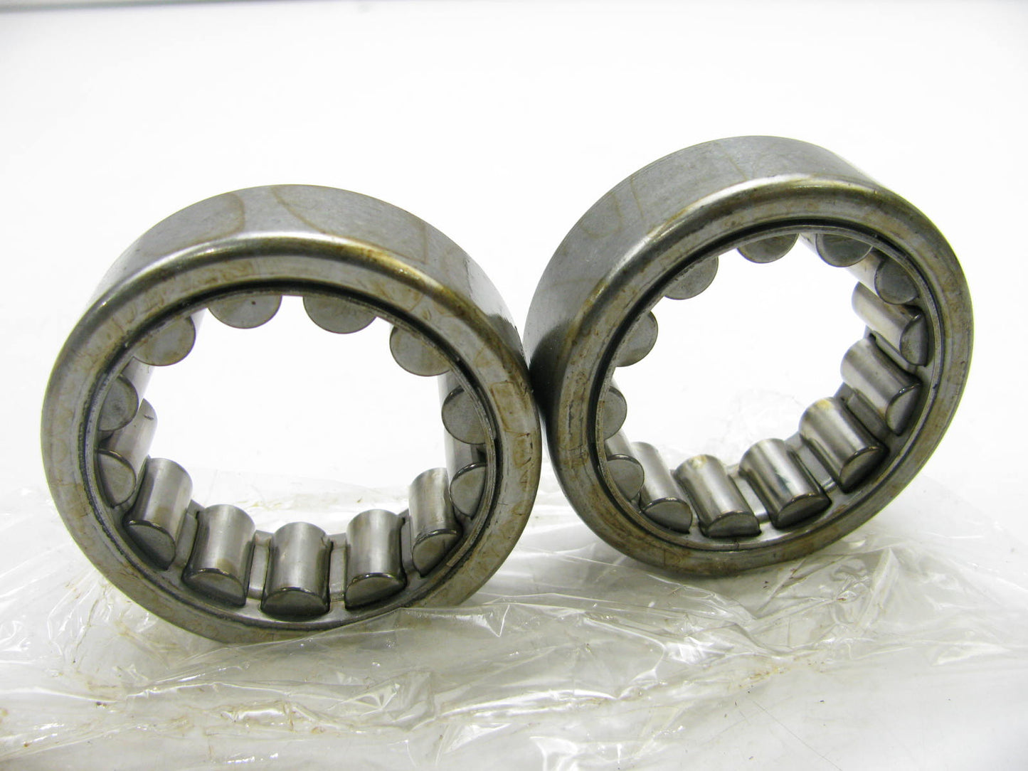 (2) Federal Mogul 513000 Rear Axle Bearing