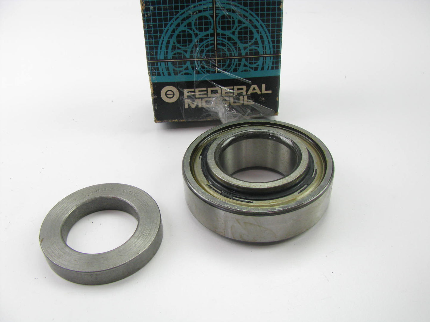 Federal Mogul 88128-RB Rear Wheel Bearing & Lock Ring