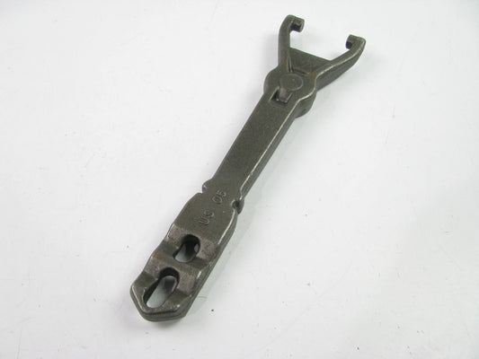 Federal Mogul CRF105 Clutch Fork Replaces 3765372, CF805, SN40006, V802, 1568729