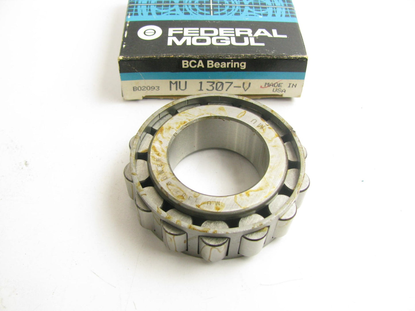 Federal Mogul MU1307-V Roller Bearing - 2.6748'' OD X 1.3780'' ID X 0.8268'' W