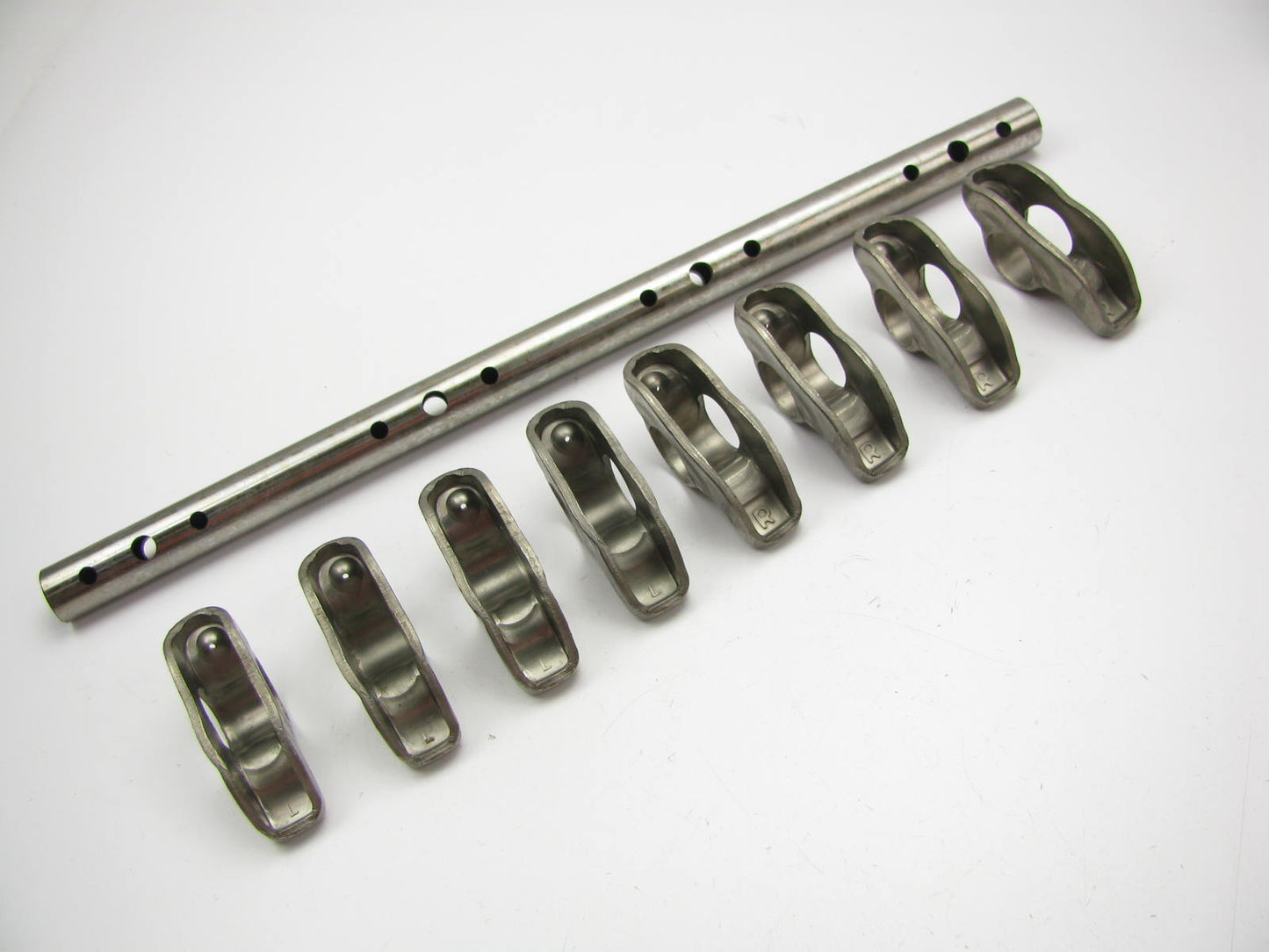 Federal Mogul RA-1072H Rocker Arm Shaft W/ Rocker Arms For One Bank