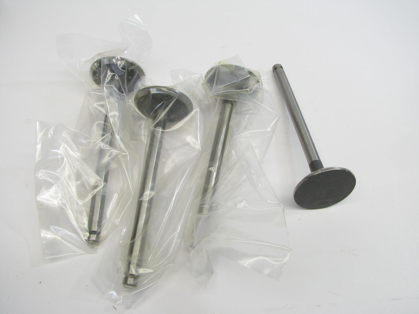 (4) Federal V11003 +0.10mm Intake Engine Valves For NISSAN SD22 SD33 DIESEL