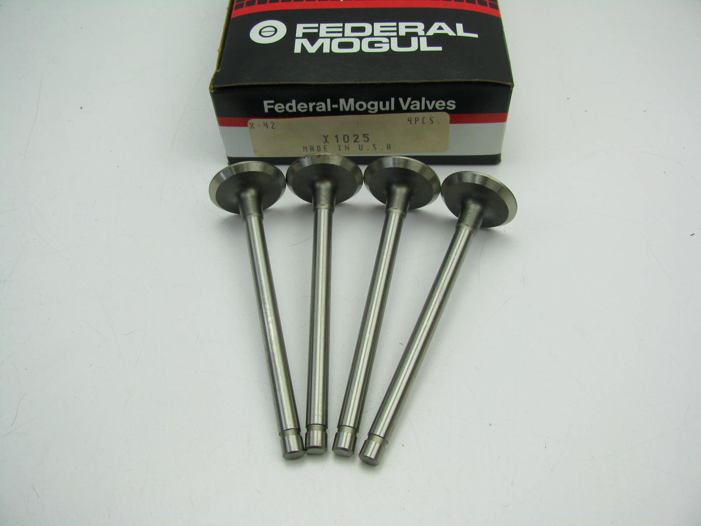 (4) Exhaust Valves - Wisconsin AD AE TE TF VF4 - Federal Mogul X1025