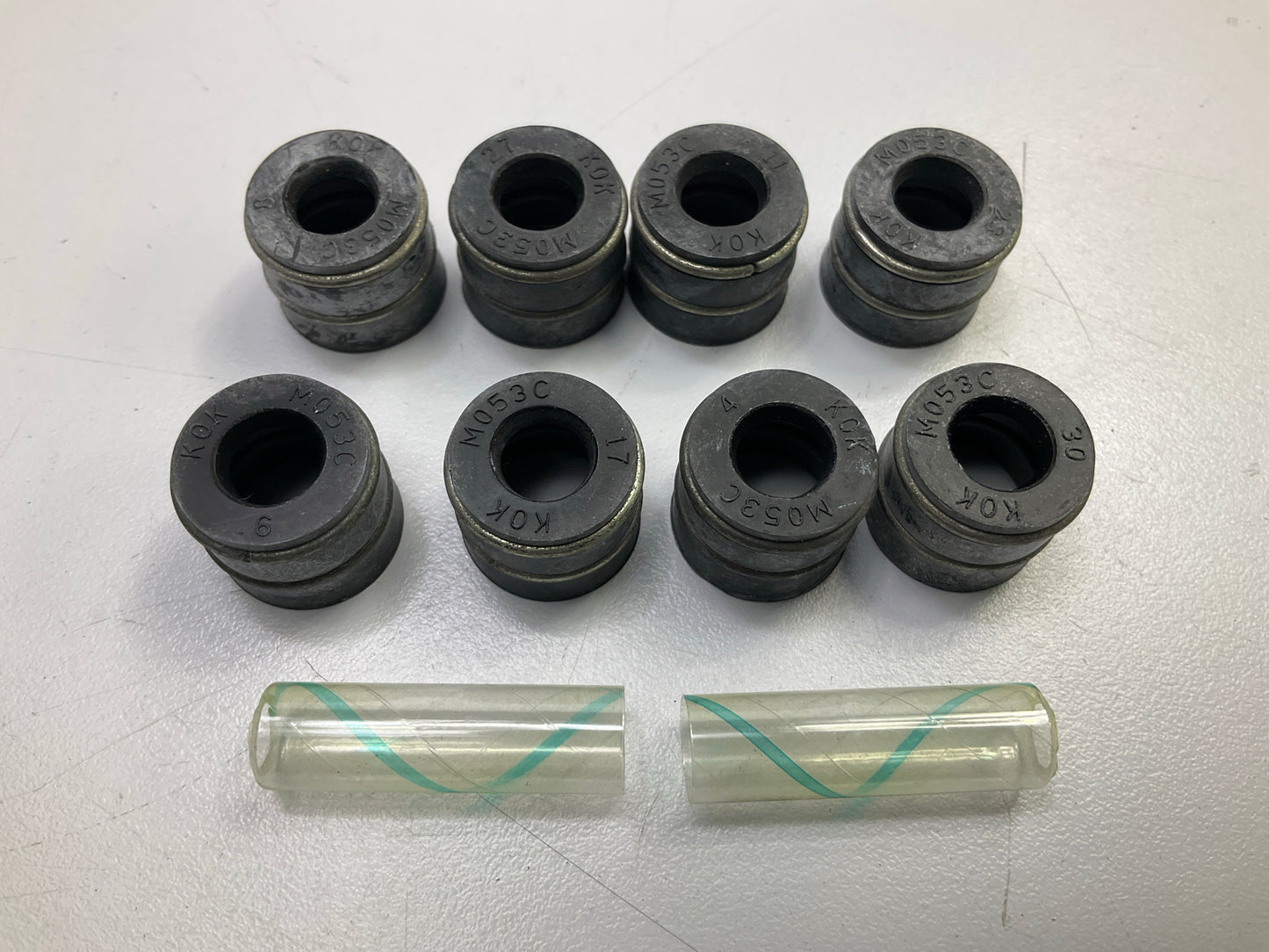 Fel-Pro SS70702 Engine Valve Stem Oil Seal Set
