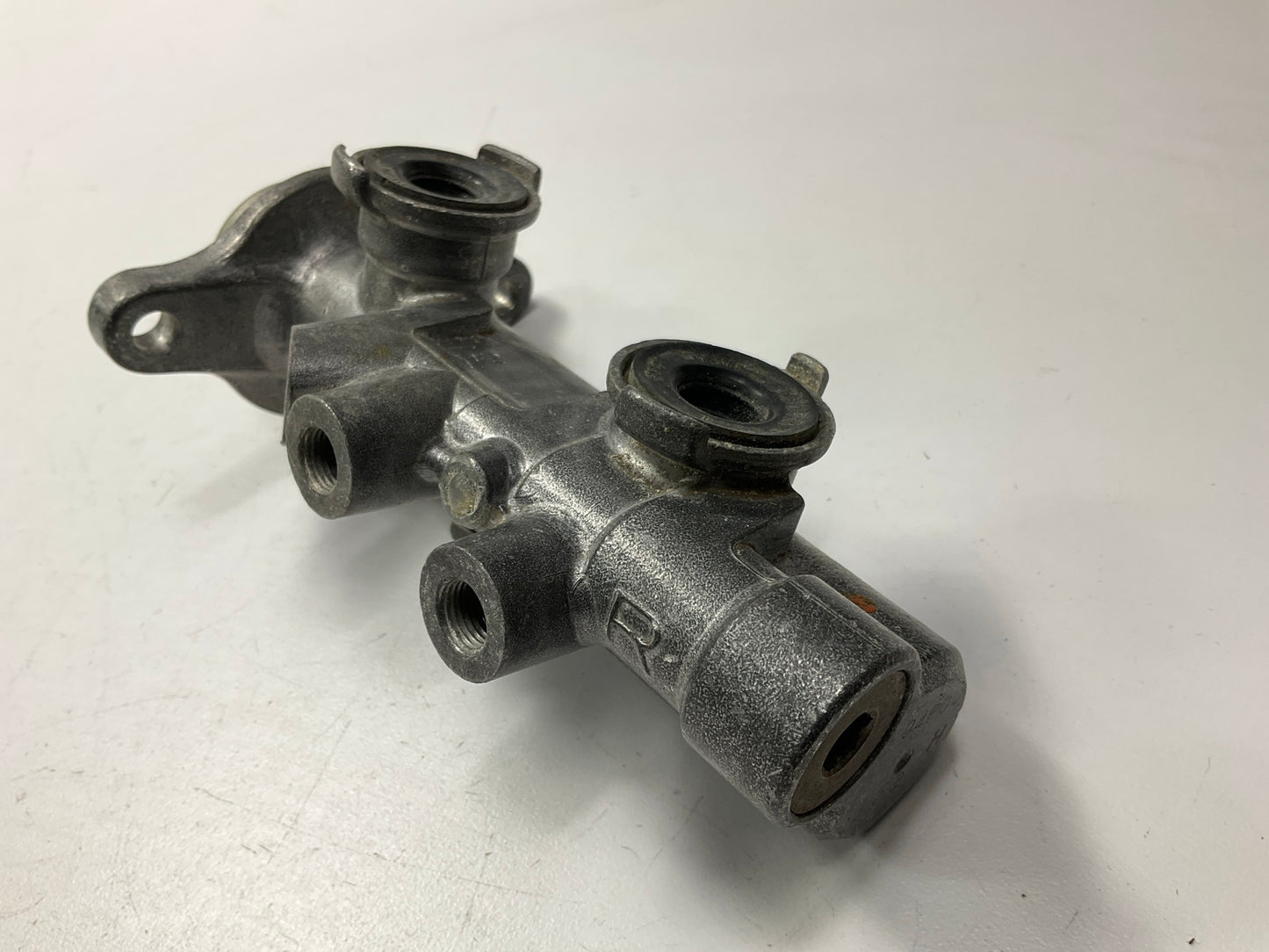 REMAN Fenco M52060 Brake Master Cylinder W/O Reservoir For 1984-1989 300zx Z31