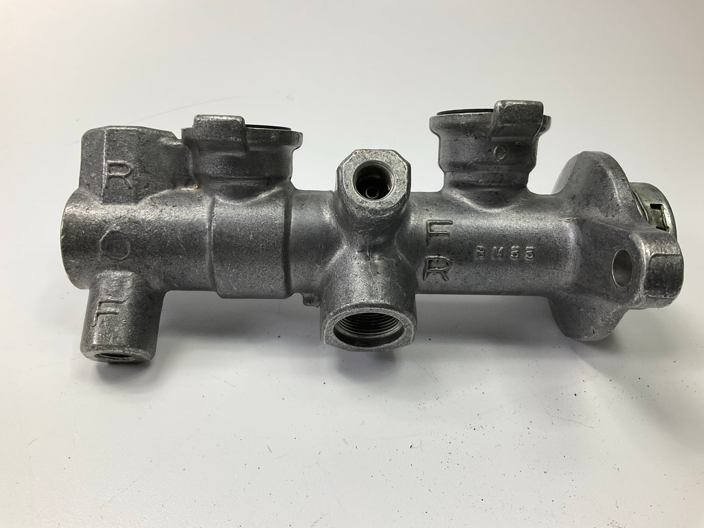 REMAN. Fenco M52581 Brake Master Cylinder (WITHOUT RESERVOIR)