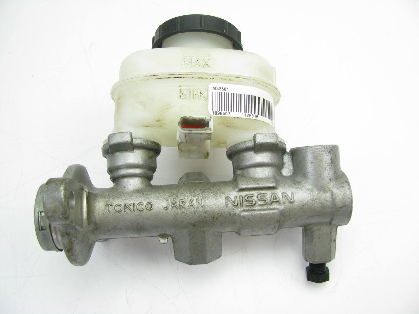 Fenco M52581 Reman Brake Master Cylinder With Reservoir