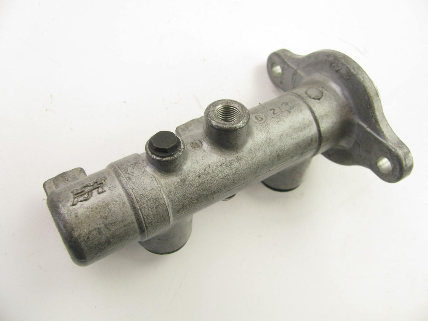 Fenco M55009 Reman Brake Master Cylinder For 1993-1997 Ford Probe Mazda 626 MX-6