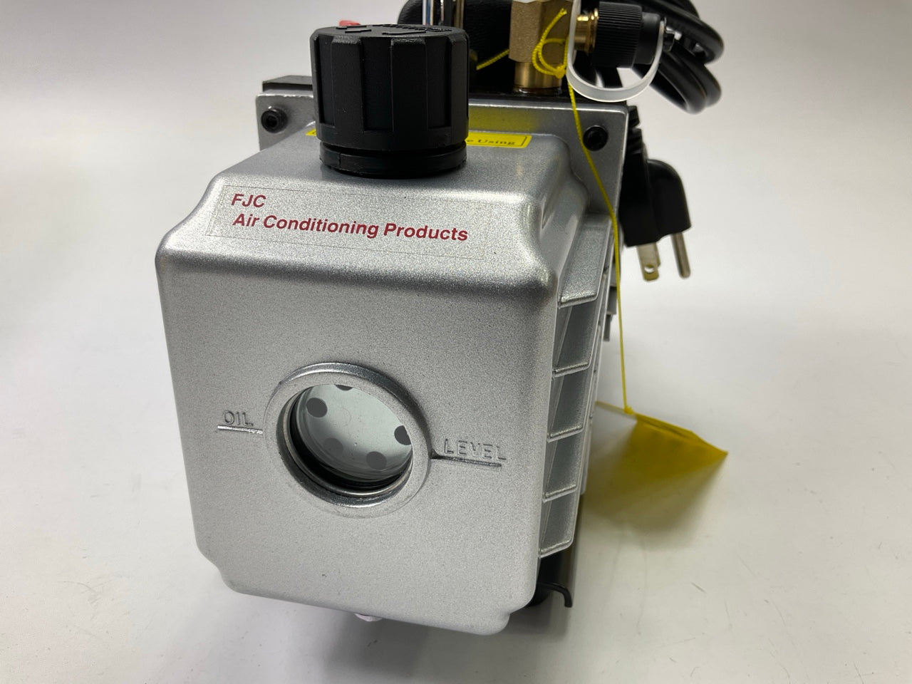 OIL LEAKED OUT - FJC 6905 1.5 CFM Vacuum Pump
