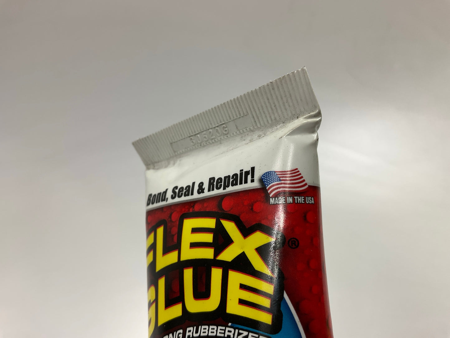 FLEX SEAL GFSTANR06 FLEX GLUE White Rubberized Waterproof Adhesive - Size: 6 Oz