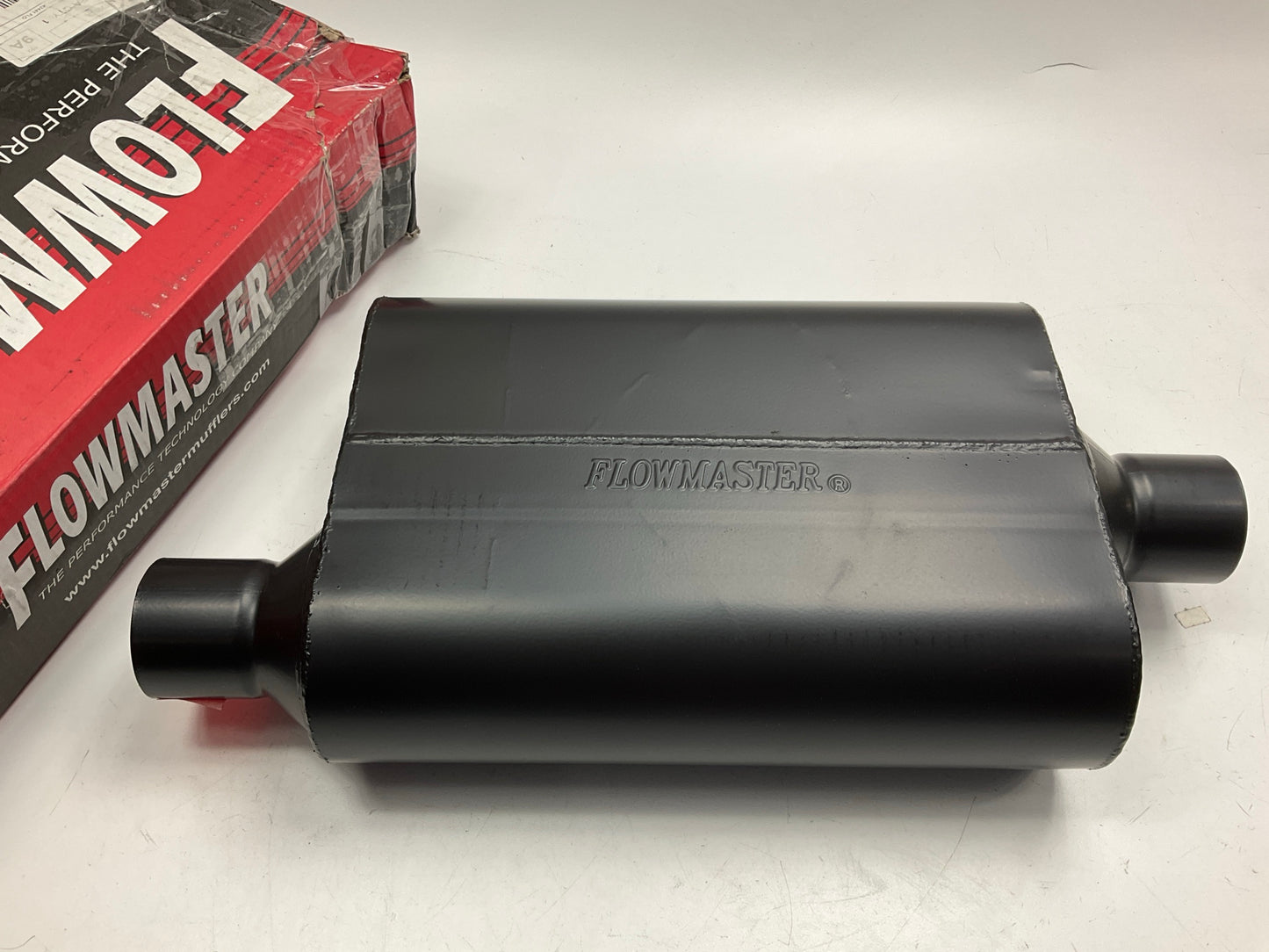 Flowmaster 42441 Series 40 Muffler 2.25'' Offset In / 2.25'' Center Out Aggressive
