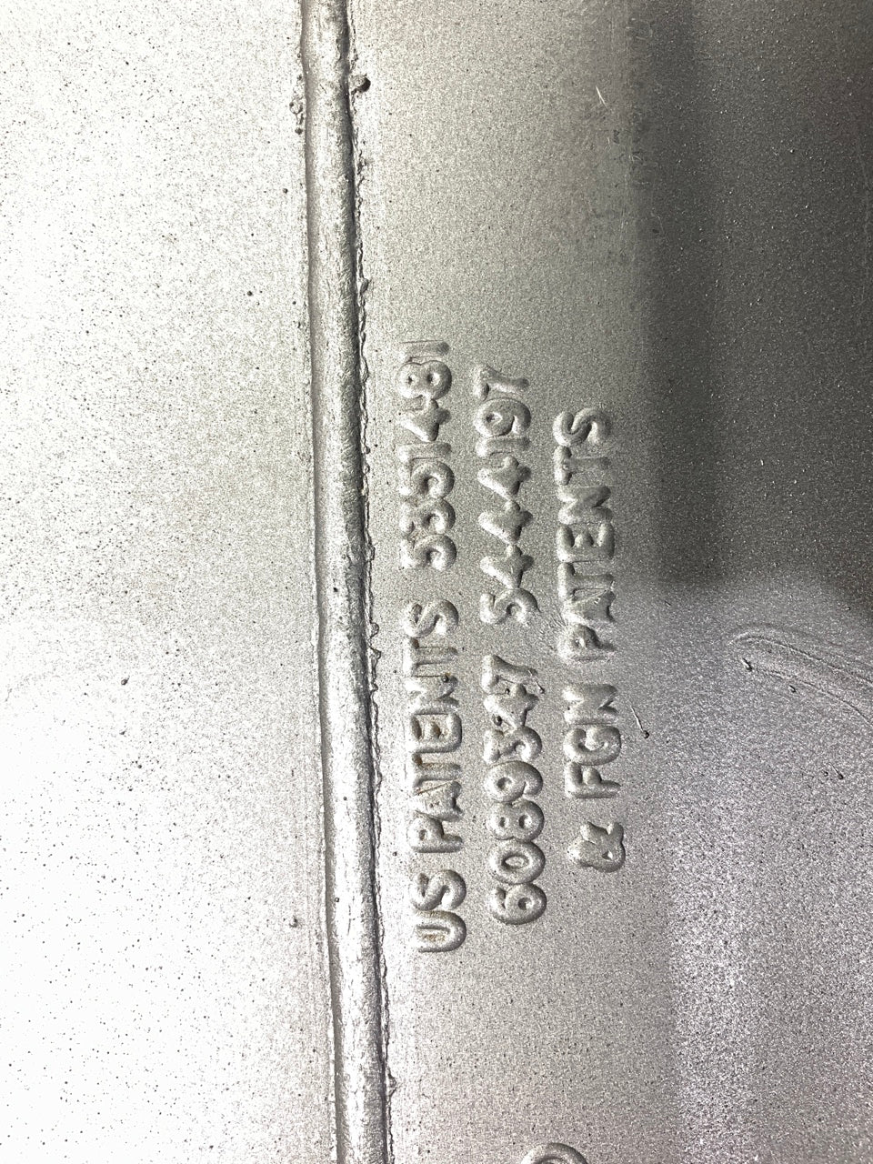 Flowmaster 430402 3'' Center In / 2.5'' Dual Out 40 Series Chambered Muffler