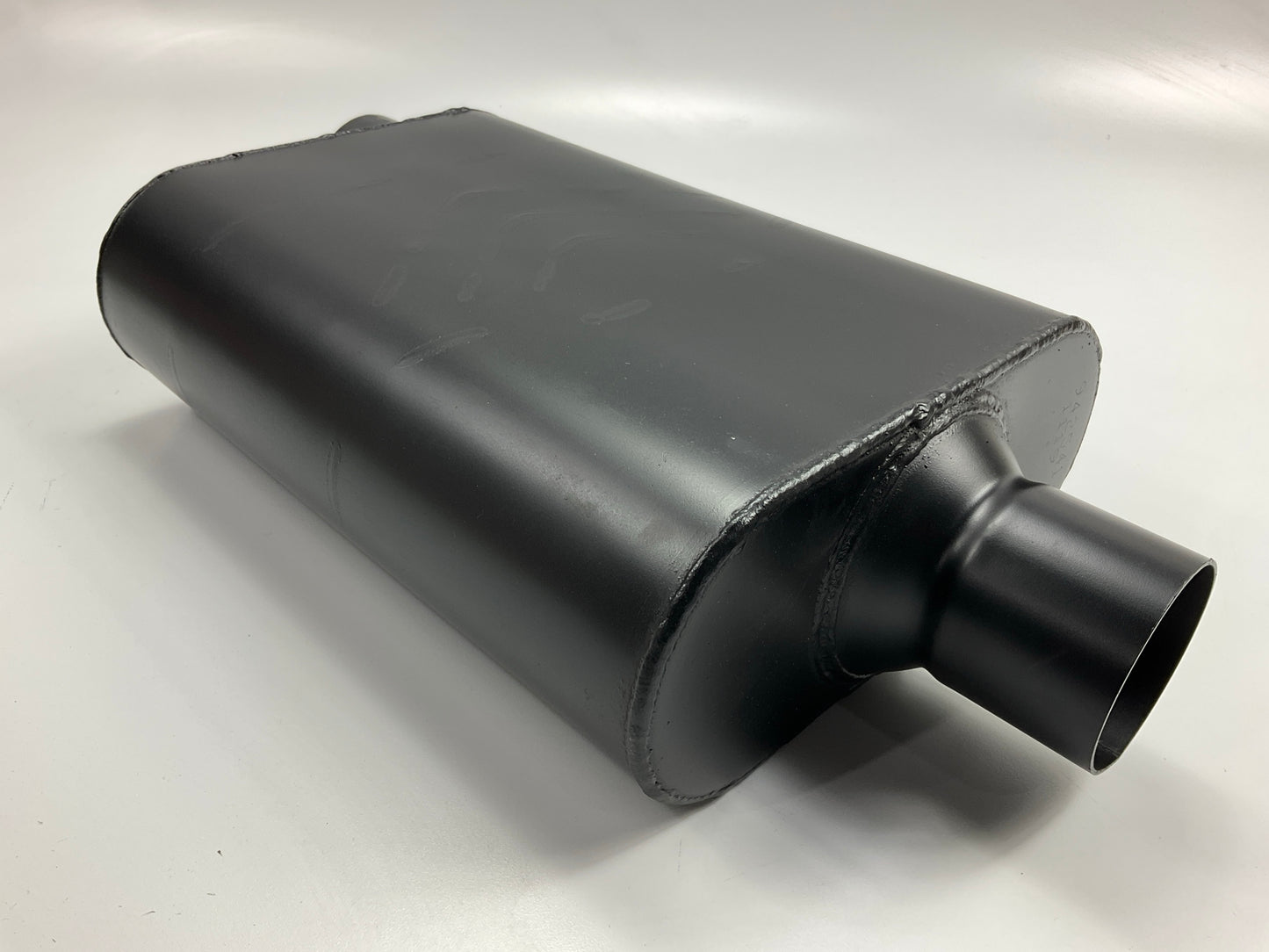 Flowmaster 942541 40 Series Delta Flow Muffler, 2.5'' In / Out, 19'' Long, BLACK