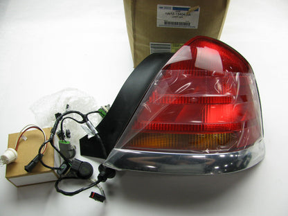 NEW - 1999-2006 POLICE Crown Victoria Right Tail Light Lamp W/ Strobe & Harness