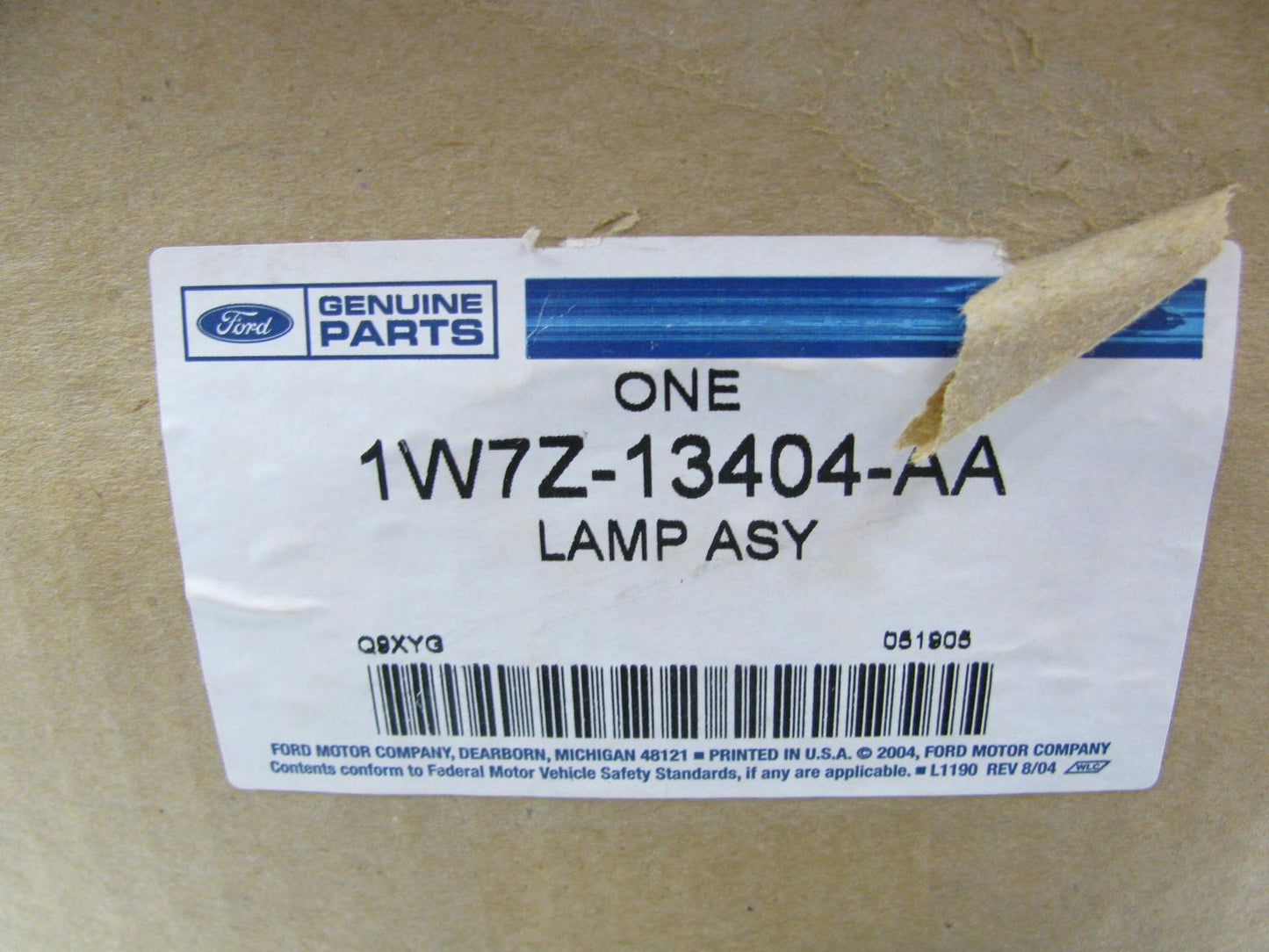 NEW - 1999-2006 POLICE Crown Victoria Right Tail Light Lamp W/ Strobe & Harness