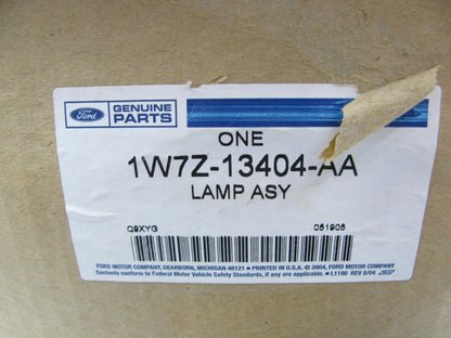 NEW - 1999-2006 POLICE Crown Victoria Right Tail Light Lamp W/ Strobe & Harness