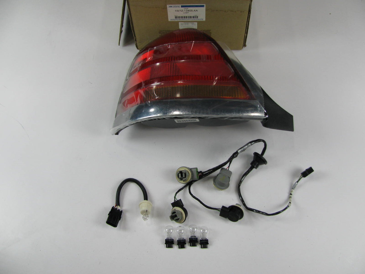 NOS - OEM Ford 1W7Z-13405-AA Left Drivers Tail Light Lamp 99-06 Crown Vic POLICE