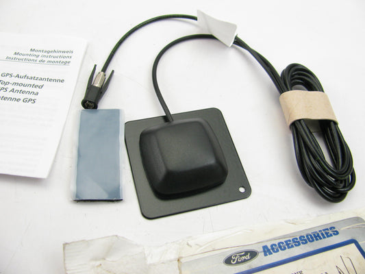 NEW - OEM Ford 2L2Z-18A886-AA GPS Navigation Antenna 2002-05 Mercury Mountaineer