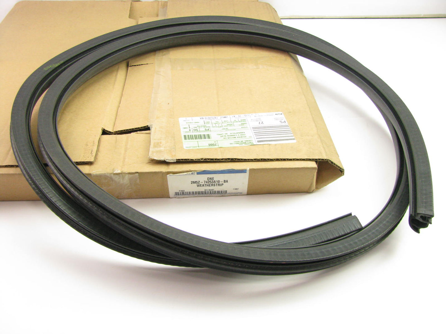 NEW - OEM Ford 2M5Z-74253A10-BA Rear Door Weatherstip Seal 2000-2007 Focus