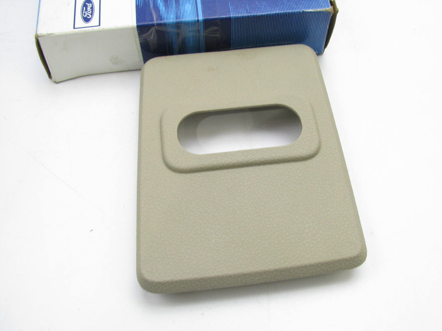 NEW - OEM Ford 3F2Z-1731057-AAC Left Quarter Panel Trim Cap