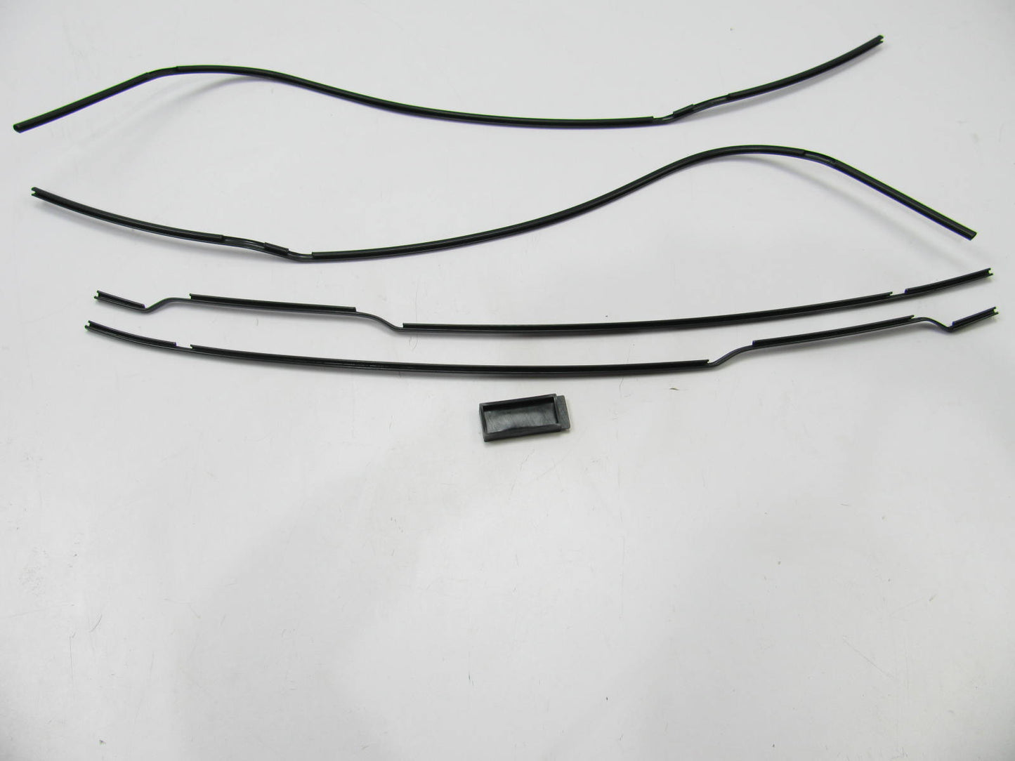 NEW - OEM Ford 3L1Z-7820910-BA Door Edge Guard Set For 2003-2004 Expedition