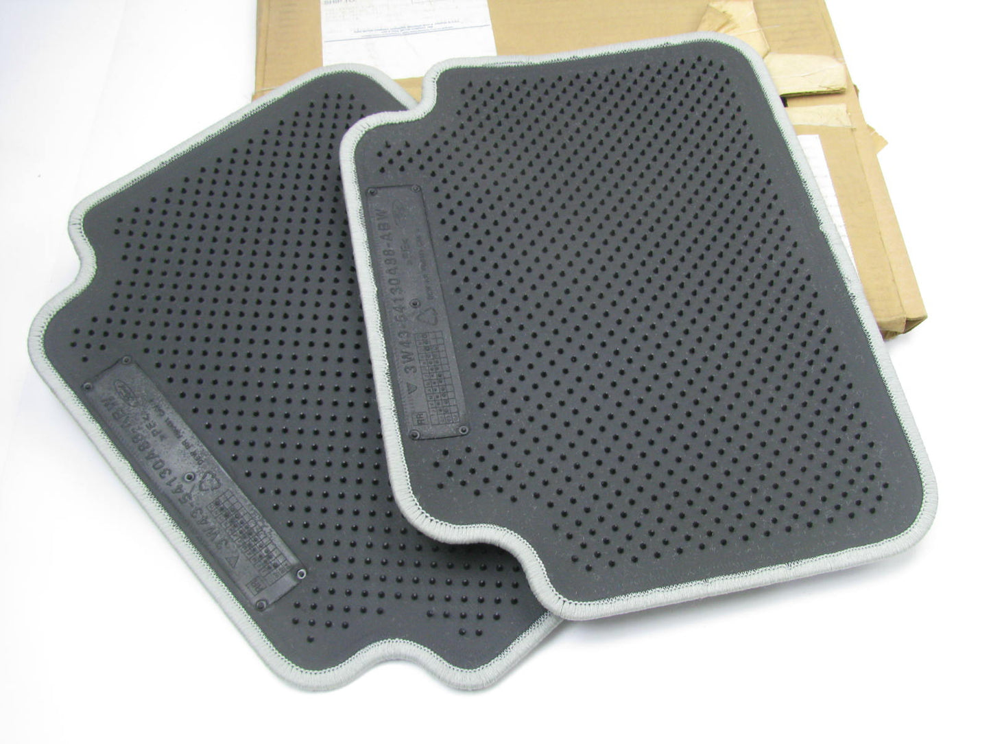 NEW - OEM Ford 3W4Z-5413106-AAC Rear Floor Mats For 2003 Lincoln LS