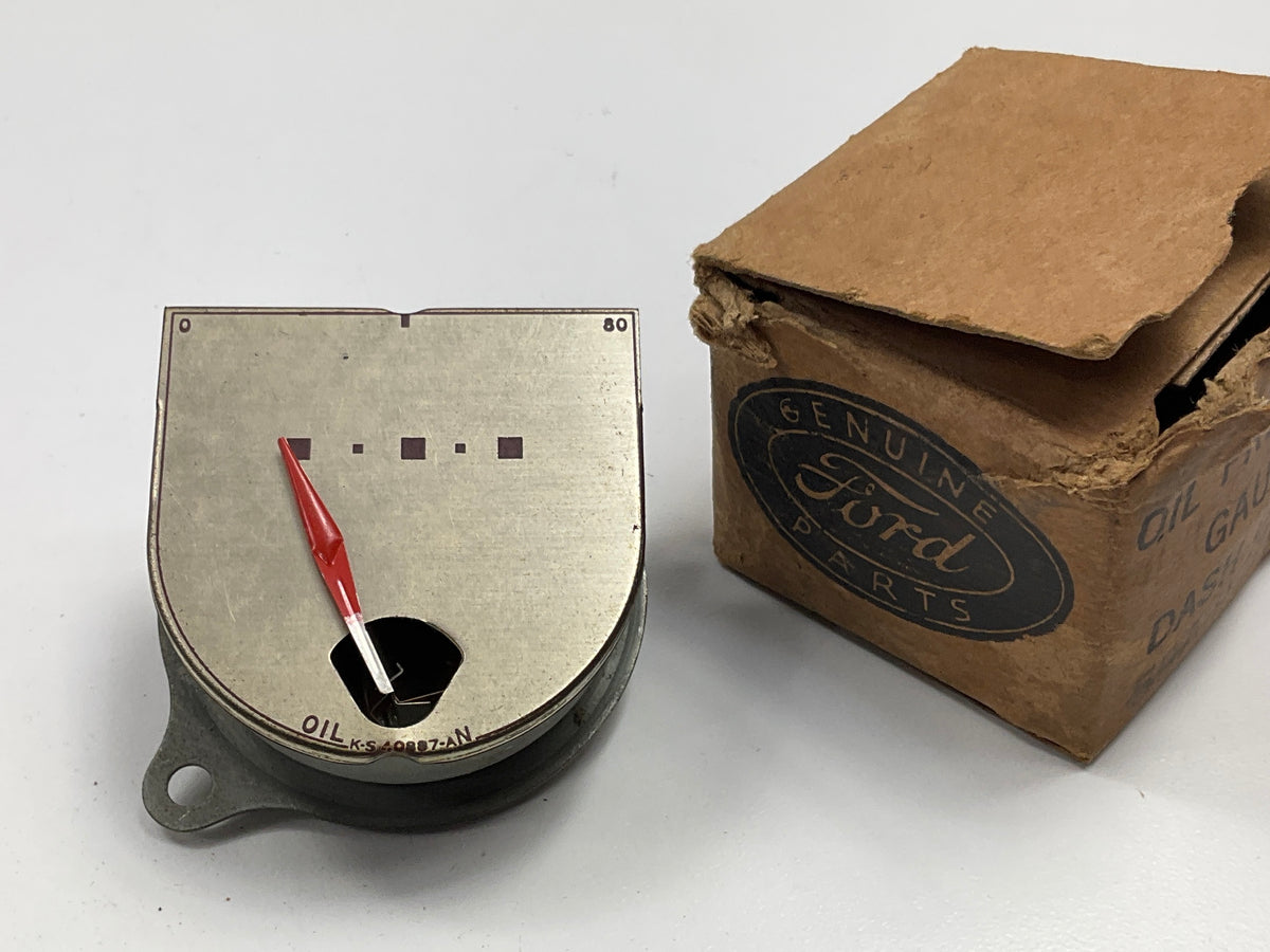 VINTAGE - NOS - OEM Ford 59A-9273 Engine Oil Pressure Gauge For 1946 Mercury