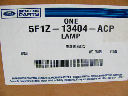 NEW - OEM Ford 5F1Z-13404-ACP RIGHT Tail Light Lamp 2004-2007 Taurus Sedan