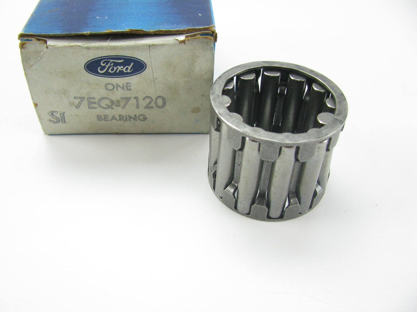 NOS 1964-1972 Ford Truck For Clark 5 Speed Output Shaft Bearing 7EQ-7120