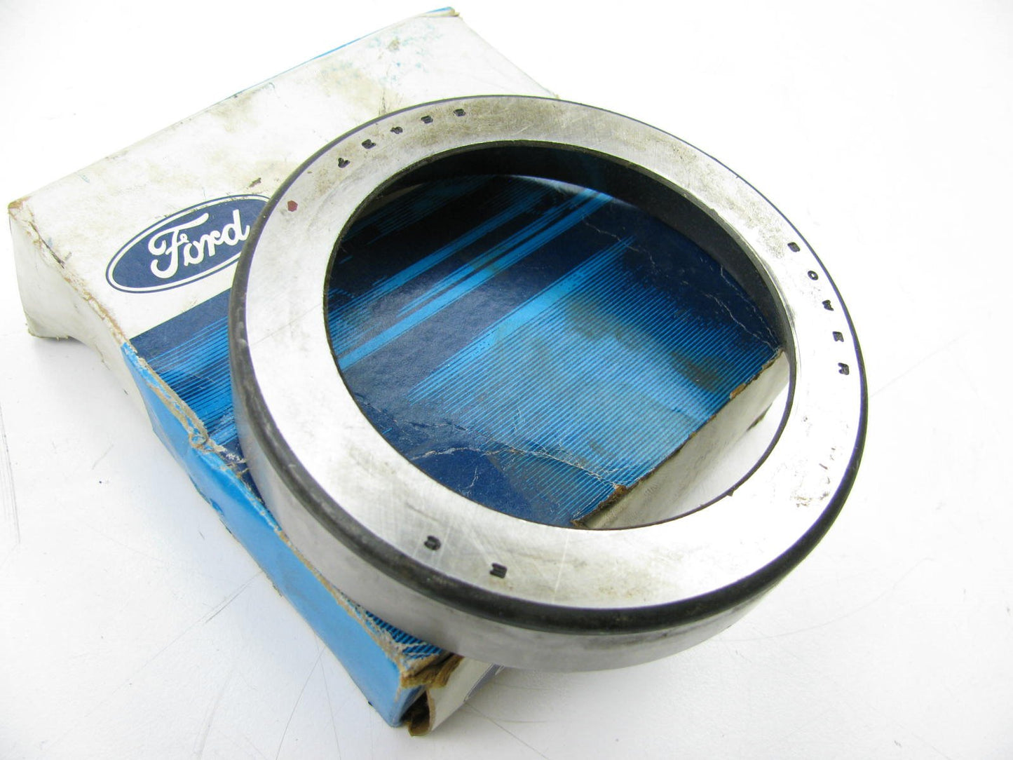 NEW OEM Ford 7EQH-4616 REAR Axle Differential Pinion Bearing Cup Race