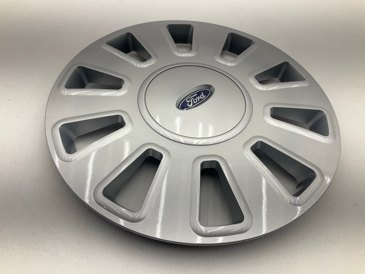 NEW OEM 06-11 Ford Crown Victoria Police Interceptor 17'' Hubcap Wheel Cover
