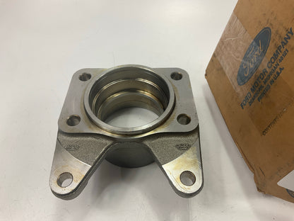 NEW - OEM Ford E7RY-4K017-A Rear Outer Stub Shaft Bearing Hub 1988-1989 Scorpio