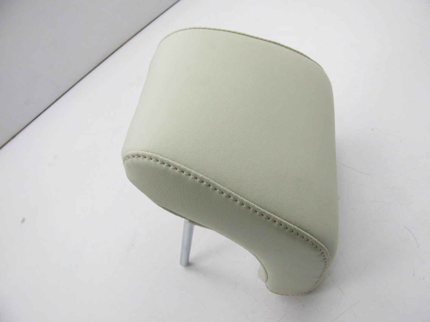 NEW GENUINE OEM Ford Rear Center Headrest AN7Z-54611A08-BG Mercury Milan 2010