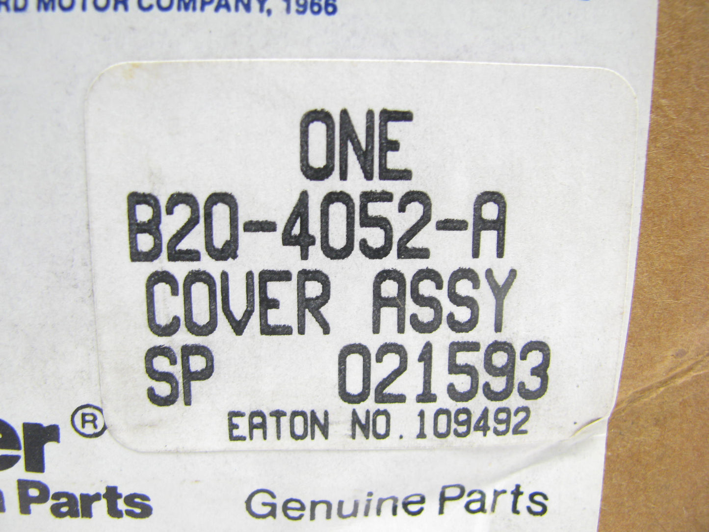 NOS OEM Ford B2Q-4052-A FORD EATON FULLER DIFFERENTIAL SHIFT FORK COVER.