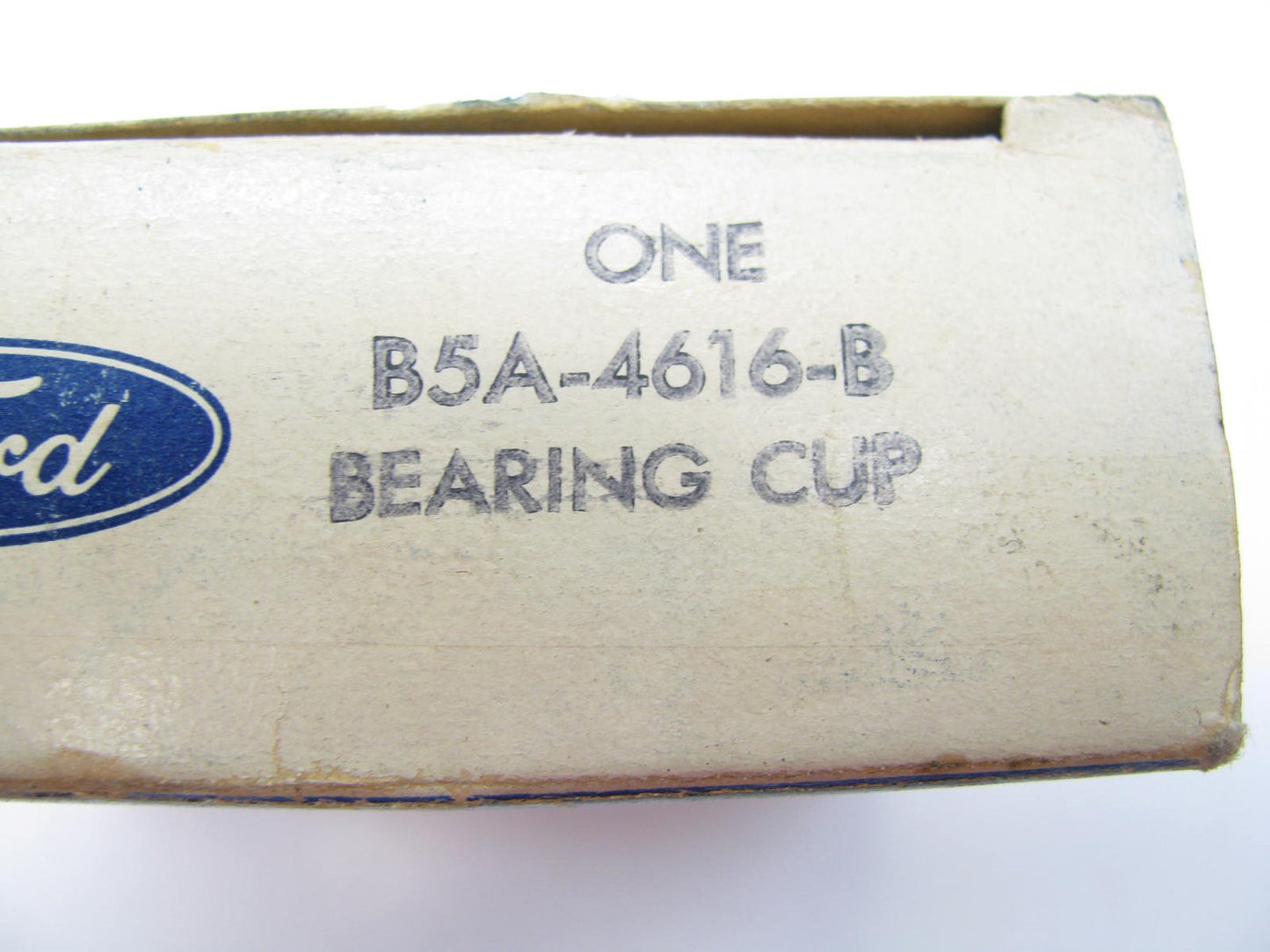 NEW - OEM Ford B5A-4616-B Axle Pinion Bearing Cup