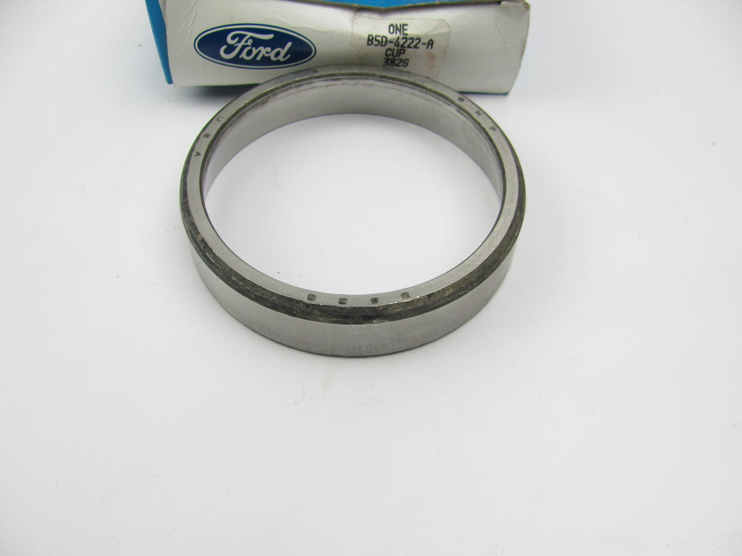 NEW GENUINE OEM Ford B5D-4222-A Differential Carrier Bearing Race Cup