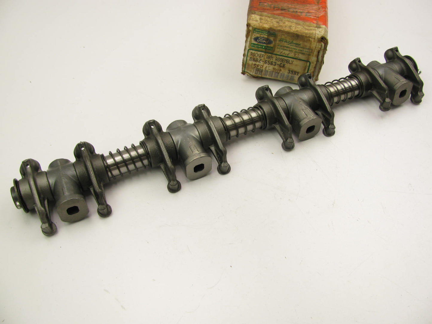 REMAN. OEM B8AZ-6563-CX Rocker Arm & Shaft Assembly 1957-1977 Ford 330-428 V8