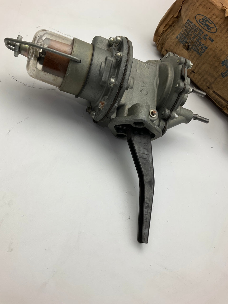 NOS OEM Ford B9AE-9350-A Mechanical Fuel & Vacuum Pump 59 Galaxie & Thunderbird