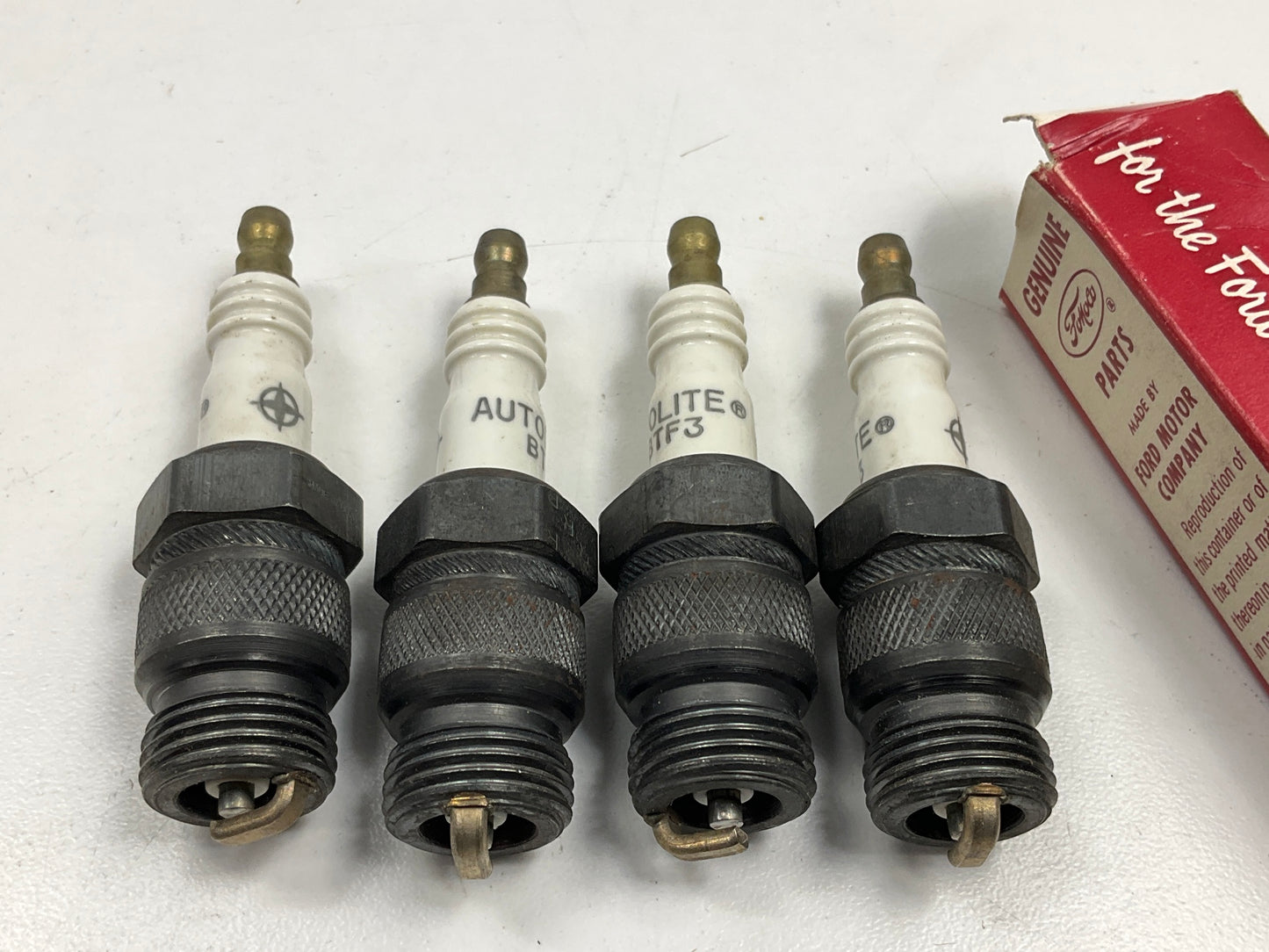 (4) NOS - VINTAGE Ford B9T-12405-A Autolite Spark Plug #BTF3 1956-1963 Y-Block