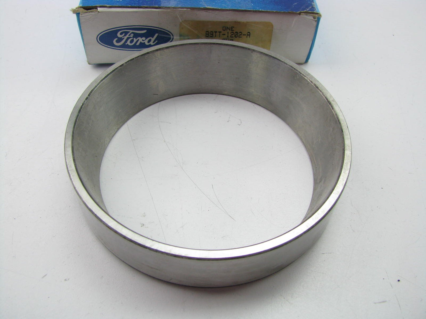 NEW GENUINE OEM Ford B9TT-1202-A FRONT INNER Wheel Bearing Race