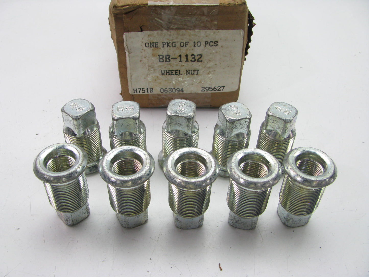 (10) Vintage OEM Ford BB-1132 Wheel Lug Nuts, Right Hand Thread, 75-77 P500