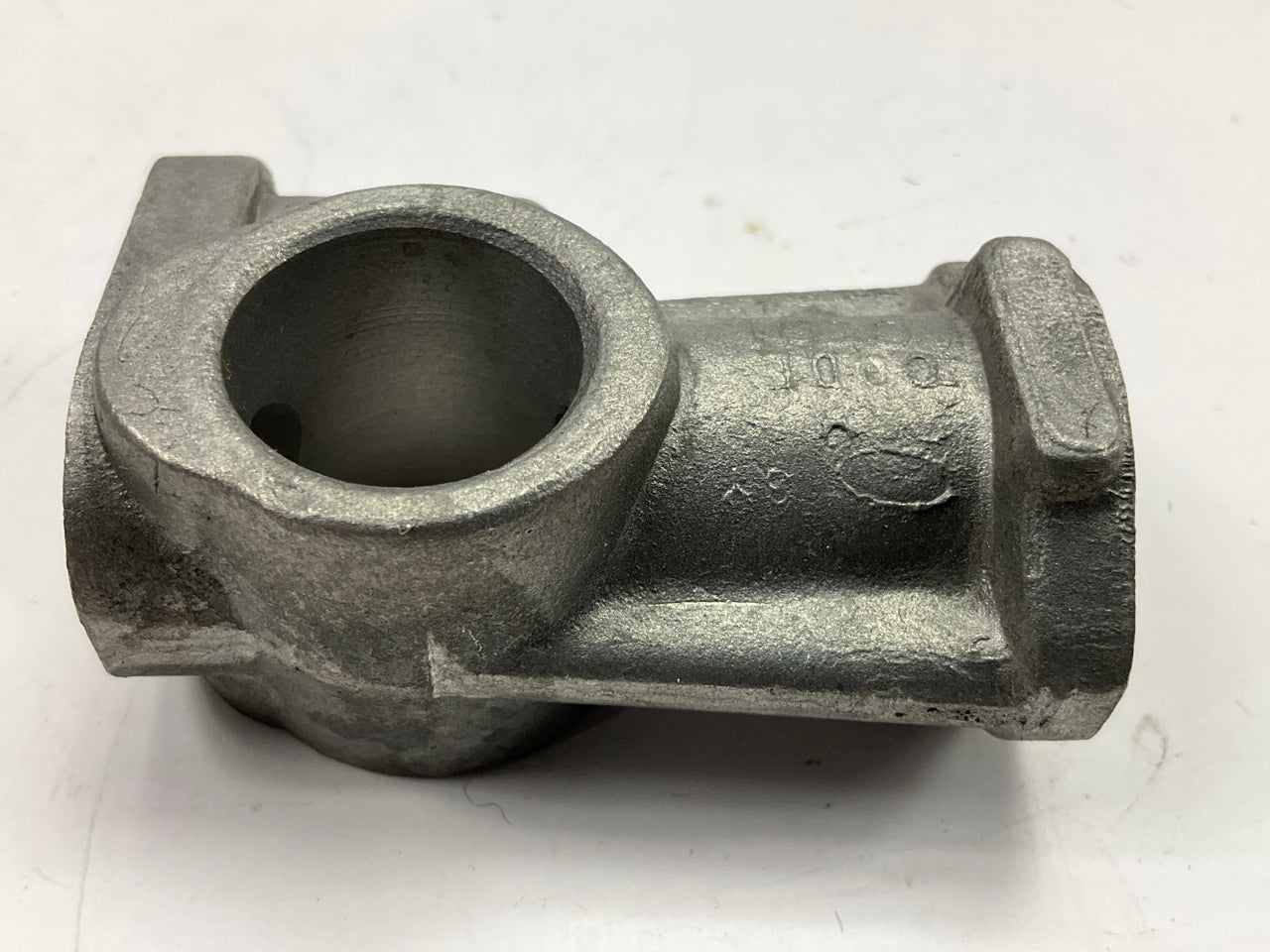 NOS - OEM Ford C0DE-6531-A Rocker Arm Shaft Support 1960-1972 144 170 200 250-L6