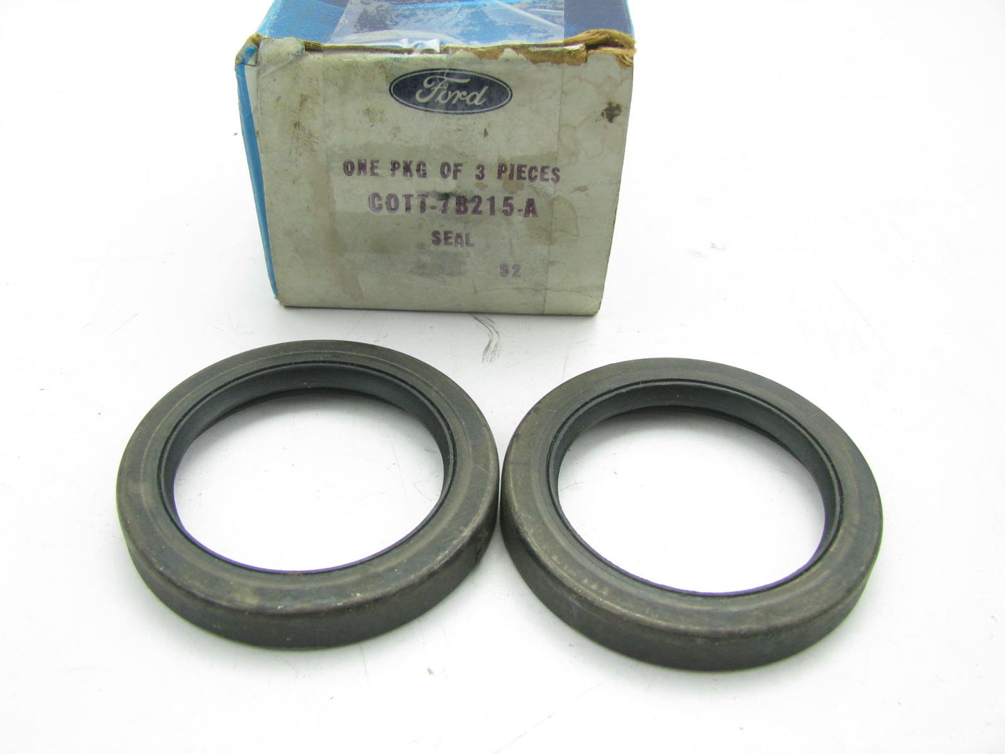 (2) NOS - OEM Ford C0TT-7B215-A Transfer Case Output Shaft Seal