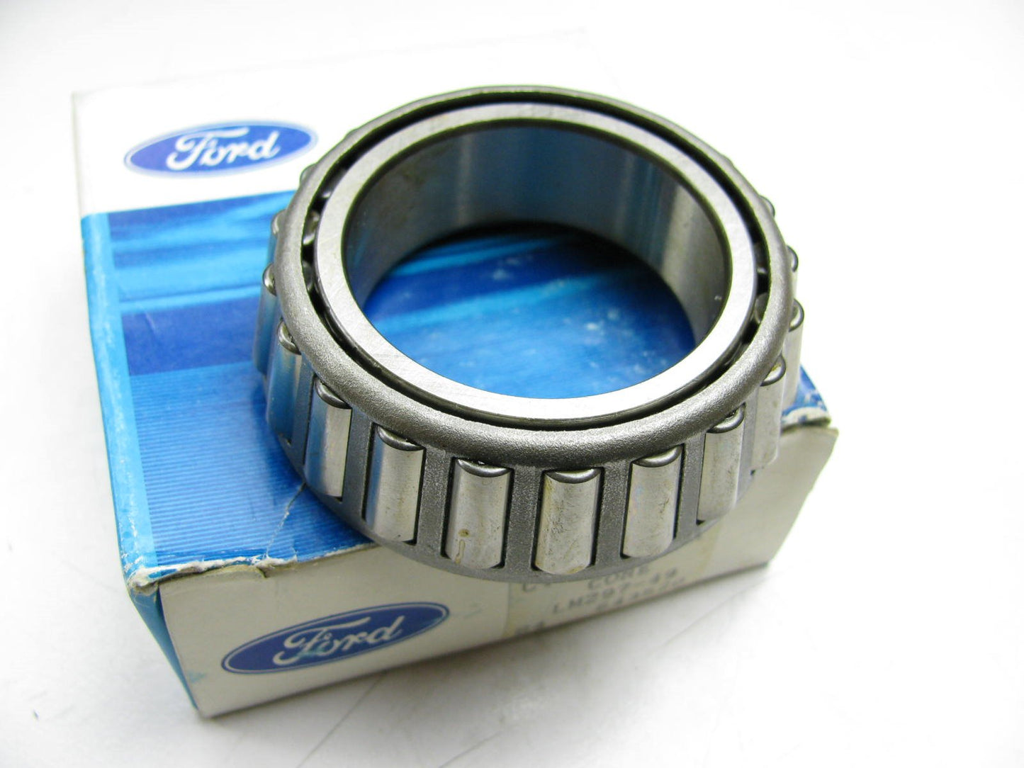 NEW GENUINE OEM Ford C1UW-4221-A Rear Differential Bearing Timken LM29749