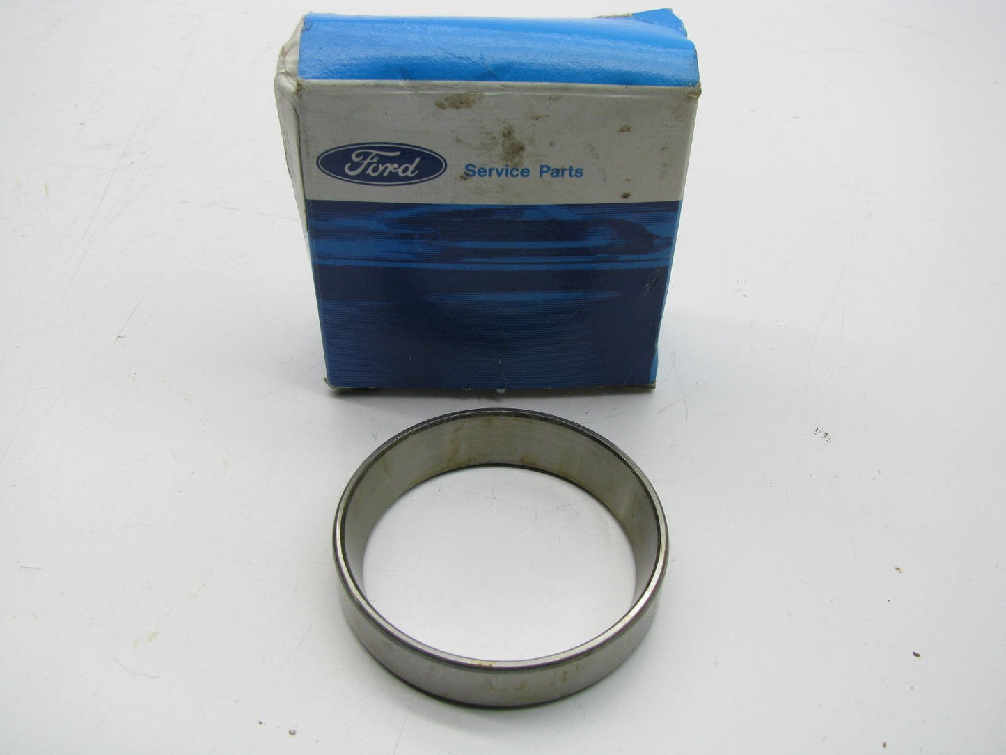 Ford C1UW-4222-A Wheel Bearing / Axle Differential Race Cup SKF LM29710