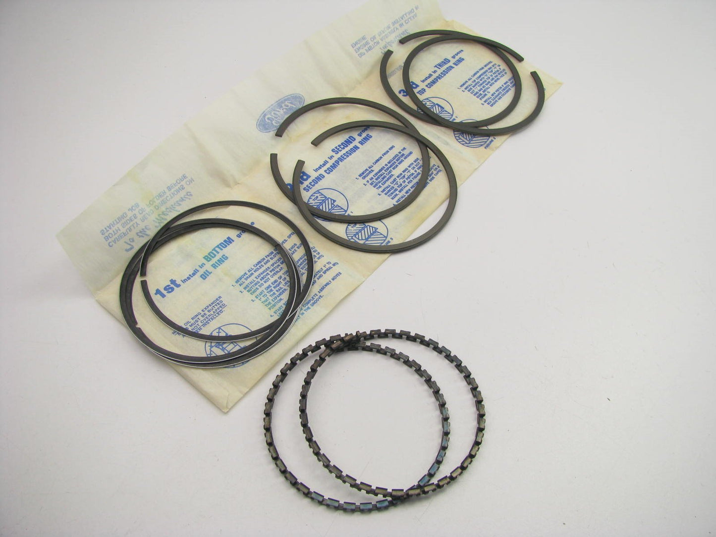 NEW GENUINE OEM 65-72 Ford 289 302 351 V8 Engine Piston Ring Set C3AZ-6148-F