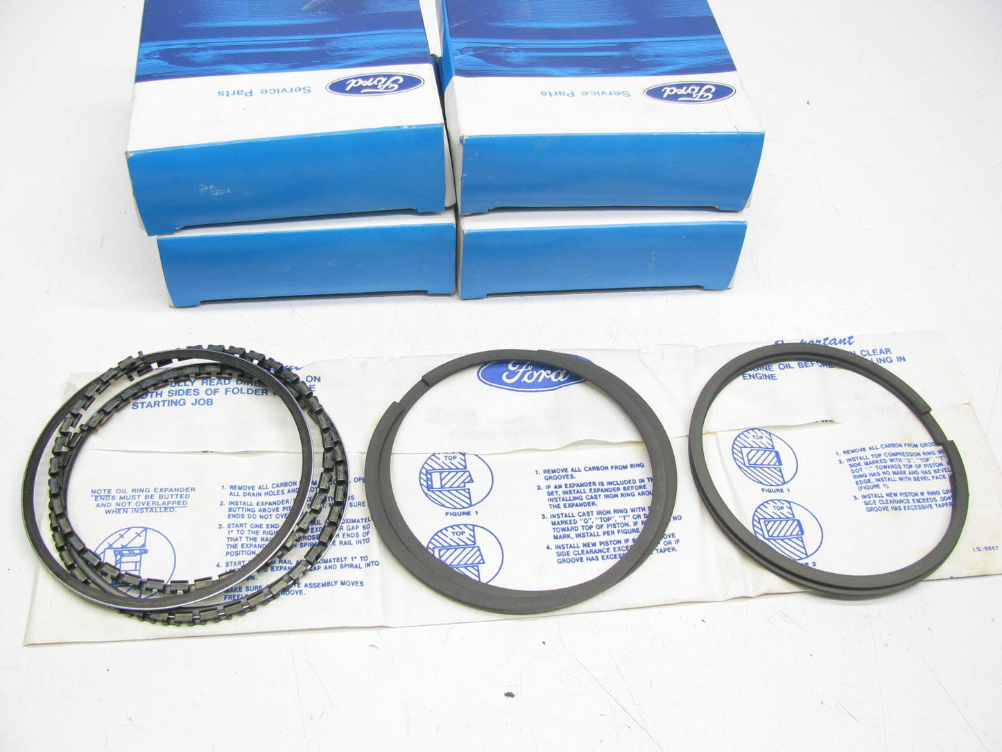 NEW - OEM Ford C3AZ-6148-H Complete Piston Ring Set .030'' 1965-68 289 68-72 302