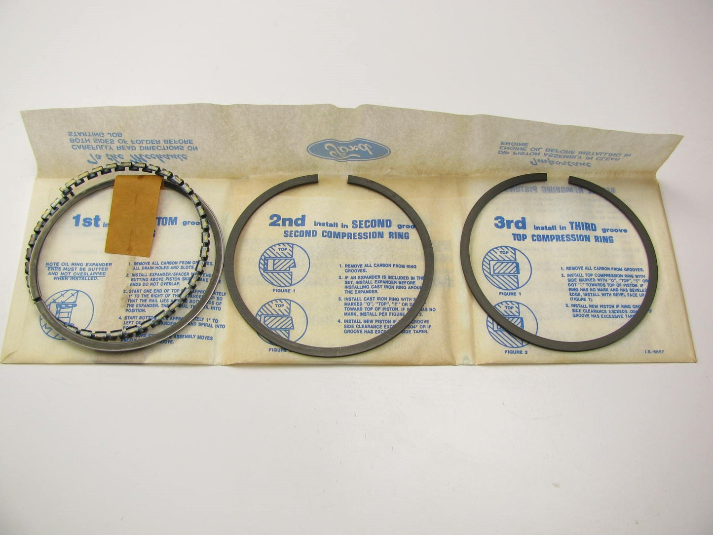 DOES 2 PISTONS  Ford C3AZ-6148-H Ring Set - 1965-68 289, 68-72 302 69-72 351 V8