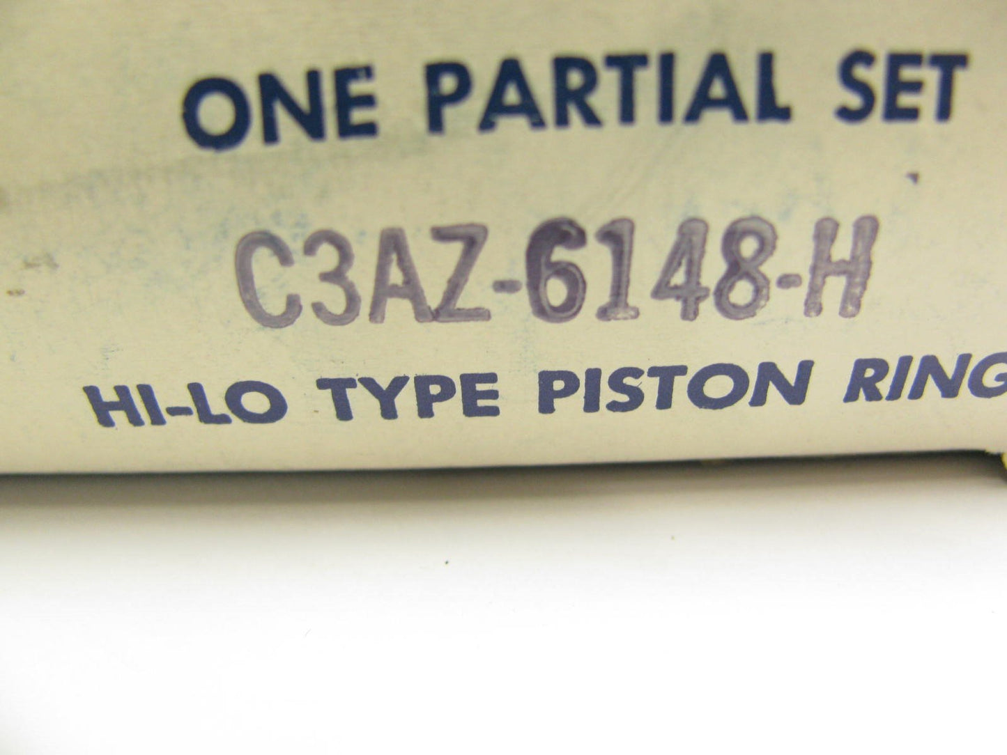 DOES 2 PISTONS  Ford C3AZ-6148-H Ring Set - 1965-68 289, 68-72 302 69-72 351 V8